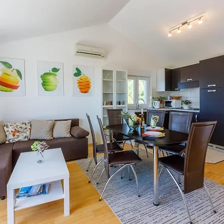 Apartments Robic Selce Exterior foto