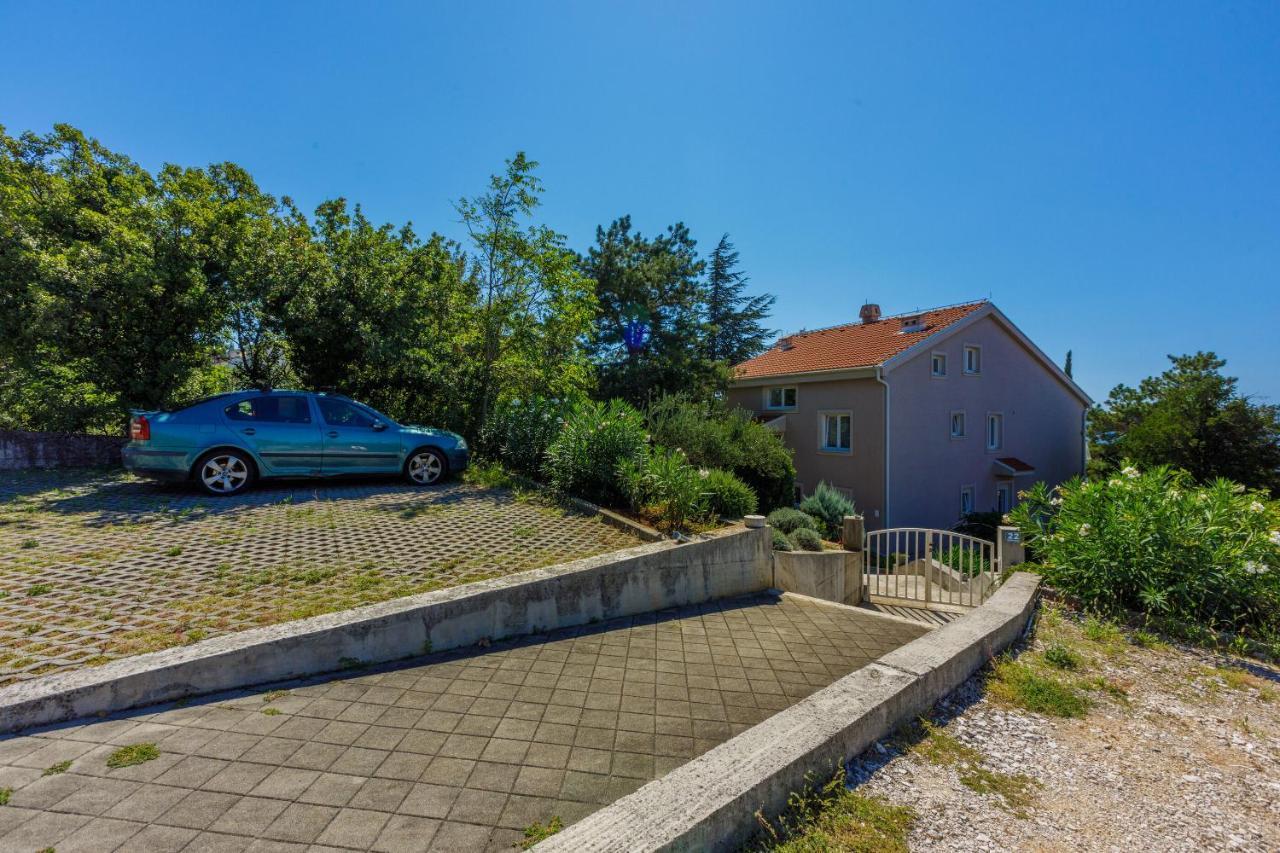 Robic Apartment *