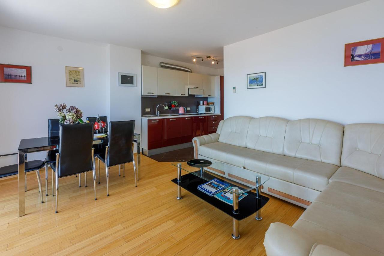 Robic Apartment Selce